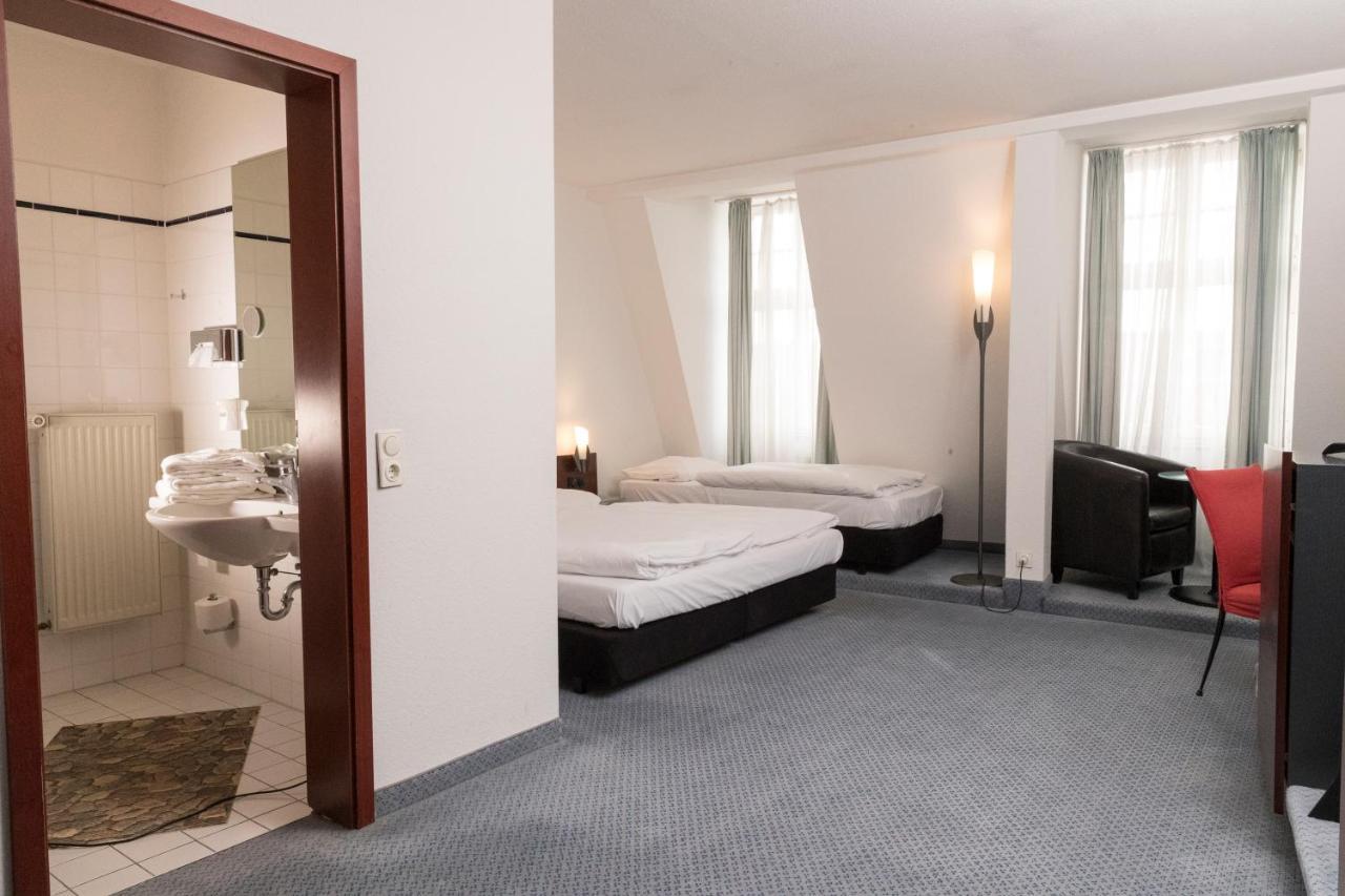 Sweet Dream Hostel & Pension - Self Check-In Гюстров Экстерьер фото