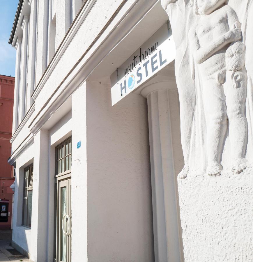 Sweet Dream Hostel & Pension - Self Check-In Гюстров Экстерьер фото