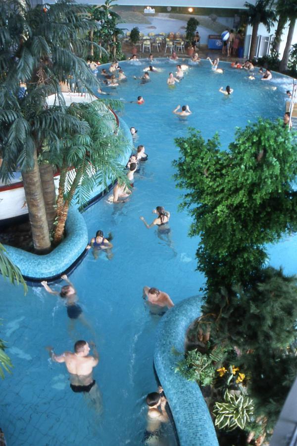 Sweet Dream Hostel & Pension - Self Check-In Гюстров Экстерьер фото