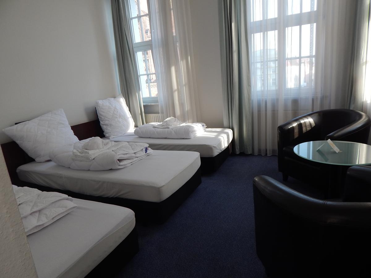 Sweet Dream Hostel & Pension - Self Check-In Гюстров Экстерьер фото