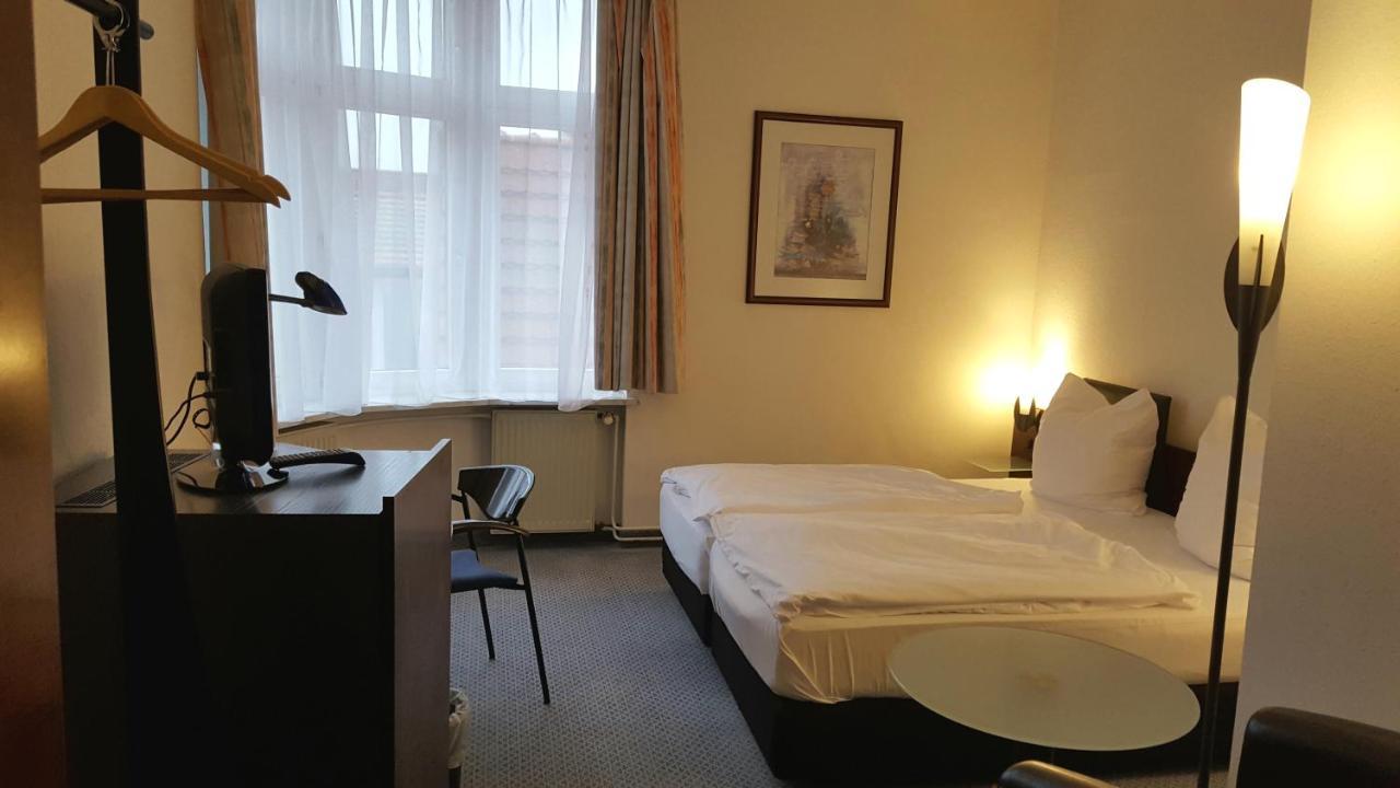 Sweet Dream Hostel & Pension - Self Check-In Гюстров Экстерьер фото